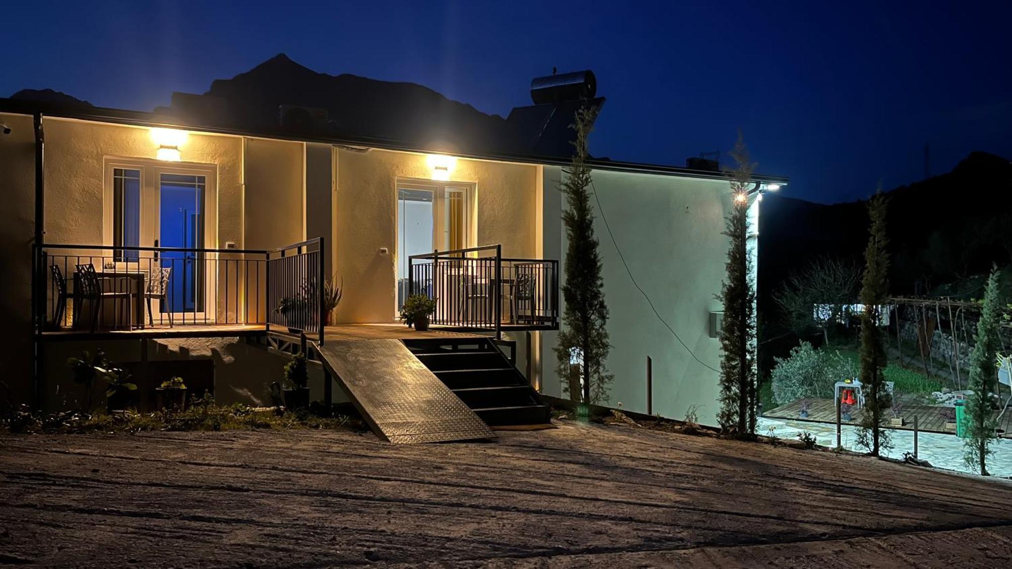 Hotel Davids Koman Ngoại thất bức ảnh